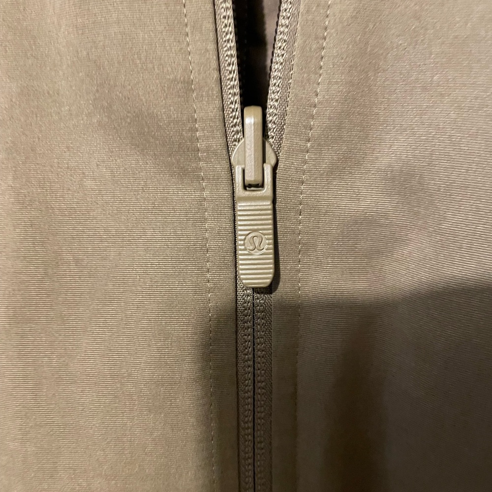 Lululemon reversible Tan Jacket - Picture 2 of 5